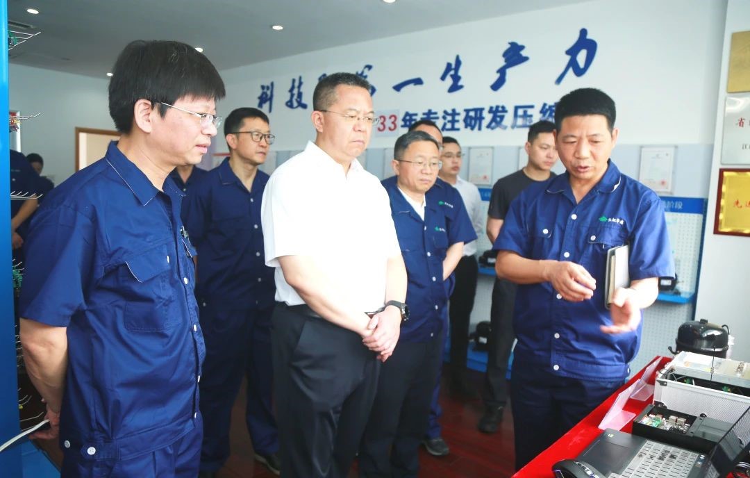 长虹控股集团党委书记、董事长柳江调研长虹华意